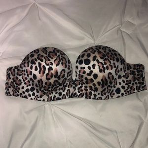 32B Victoria’s Secret Bombshell strapless